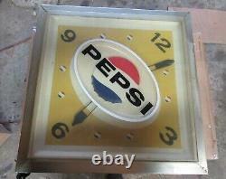 RARE 1960s Double Sided Pepsi Cola Say Pepsi Hanging Wall Clock Sign ZZ