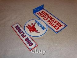 Vintage Mobil Mobilgas Clean Restrooms Pegasus 12 X10 Gasoline Oil Flange Sign