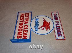 Vintage Mobil Mobilgas Clean Restrooms Pegasus 12 X10 Gasoline Oil Flange Sign