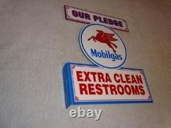 Vintage Mobil Mobilgas Clean Restrooms Pegasus 12 X10 Gasoline Oil Flange Sign