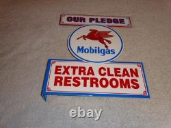 Vintage Mobil Mobilgas Clean Restrooms Pegasus 12 X10 Gasoline Oil Flange Sign