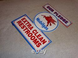 Vintage Mobil Mobilgas Clean Restrooms Pegasus 12 X10 Gasoline Oil Flange Sign