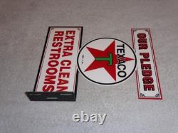 Vintage Texaco Our Pledge Clean Restrooms 11 3/4 Metal Gasoline Oil Flange Sign