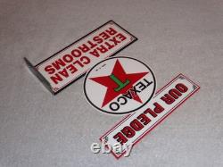Vintage Texaco Our Pledge Clean Restrooms 11 3/4 Metal Gasoline Oil Flange Sign