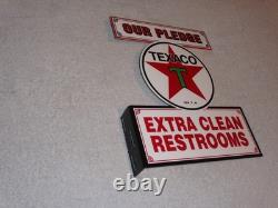 Vintage Texaco Our Pledge Clean Restrooms 11 3/4 Metal Gasoline Oil Flange Sign
