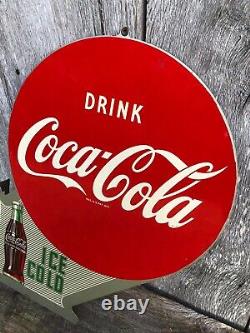 1951 Panneau Coca Cola Flange. Métal Peint. 22.5inx18in. Double Face