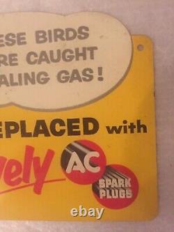 Années 1950 Ces Oiseaux Ont Été Pris Voler De L’essence! Ac Spark Plug Double Sided Signe
