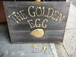 C1960-70 En Bois Double Face Le Signe Golden Egg Sculpté À La Main 36 X 27 Friperie