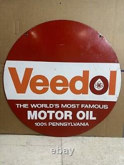 Enseigne en métal lourd double face peinte de la station-service d'origine Veedol Motor Oil.