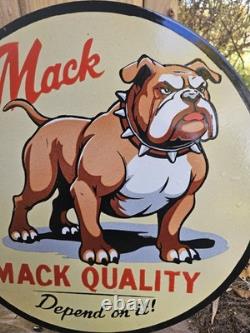 Enseigne en porcelaine à double face pour gas vintage Mack Truck 17 X 17