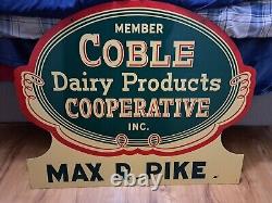 Enseigne métallique double face découpée en forme de la coopérative de produits laitiers Coble Vintage