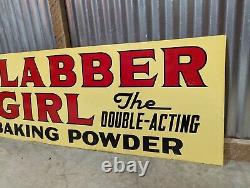 Notre enseigne métallique vintage à double face de poudre à pâte Clabber Girl datée de 1952