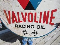 Panneau double face d'origine vintage de l'huile de course Valvoline de 1967, tel qu'illustré.