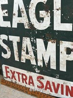 Panneau double face peint en métal lourd avec un timbre d'aigle vintage, publicité originale