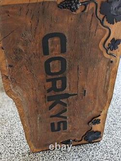Panneau en bois extérieur personnalisé avec bordure naturelle double face de Corkys