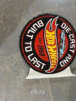 Panneau en émail en porcelaine Hot Wheels 18x20,5 pouces double face avec rebord
