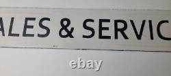 Panneau en porcelaine Vintage Vente & Service Double Face Pompe à Essence Signalisation du Milieu du Siècle