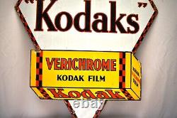 Panneau publicitaire en émail porcelainé double face Vintage Kodak Verichrome 17x17