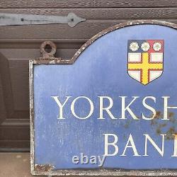 Panneau suspendu double face en émail porcelaine de la Yorkshire Bank