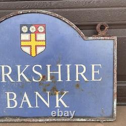 Panneau suspendu double face en émail porcelaine de la Yorkshire Bank